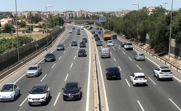Traffic on the Ronda Oeste in Murcia, in a file photo.