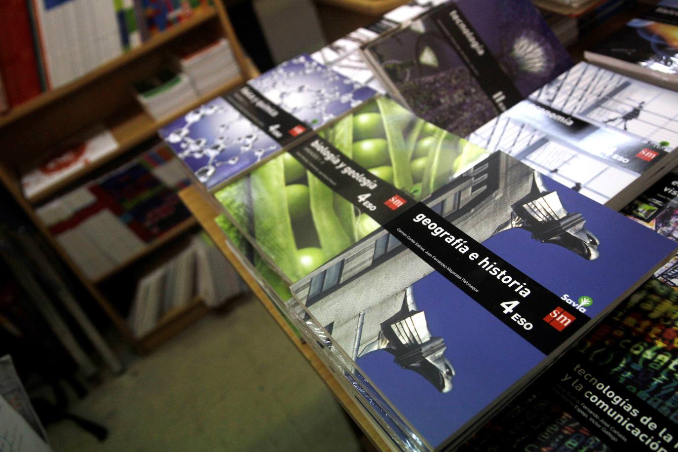 An archive image of ESO fourth grade textbooks.