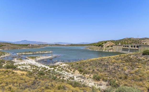 State of the Santomera reservoir, this week.