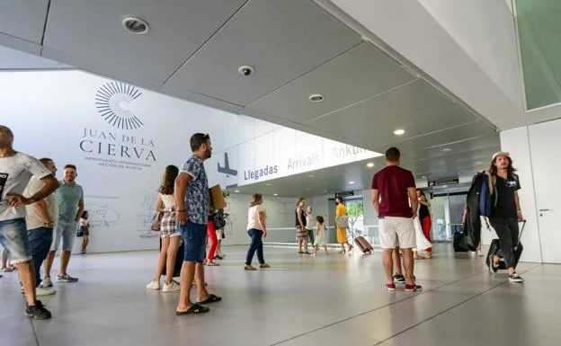 Travelers at the airport in the Region of Murcia, in a file photo.