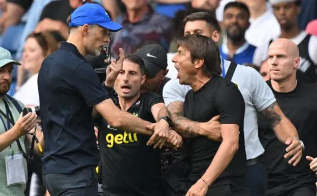 Thomas Tuchel and Antonio Conte clash at Stamford Bridge. 