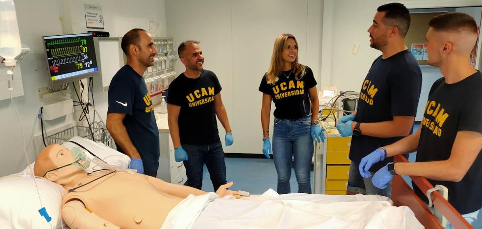 UCAM sends health professionals and equipment to Uganda