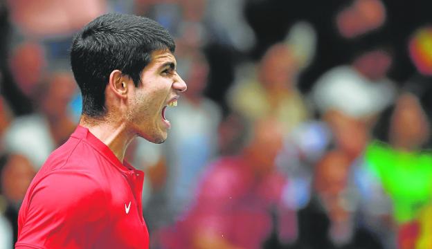 Carlos Alcaraz angrily celebrates a point in Sunday's match against Korean Kwon, in the Davis Cup. 