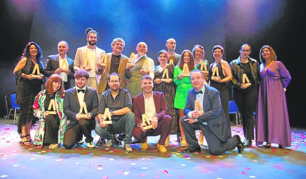 The winners of the 5th Azahar Awards, during the gala held yesterday at the New Circus Theater in Cartagena. 