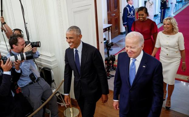 Former President Barack Obama and his wife, Michelle, join current President Joe Biden and First Lady Jill at the White House. 