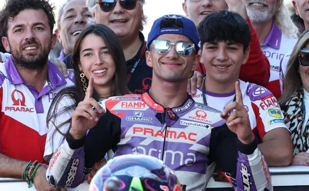 Jorge Martín celebrates his pole position at the Ricardo Tormo circuit in Cheste.