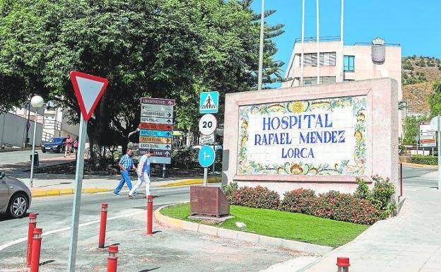 Access road to the Rafael Méndez de Lorca Hospital.