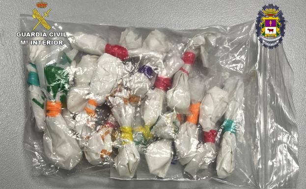 Narcotic substances seized by agents.