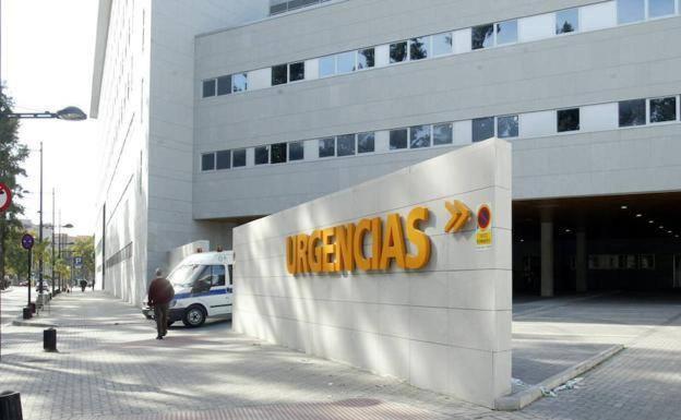 Emergency door of the Reina Sofía hospital in Murcia. 