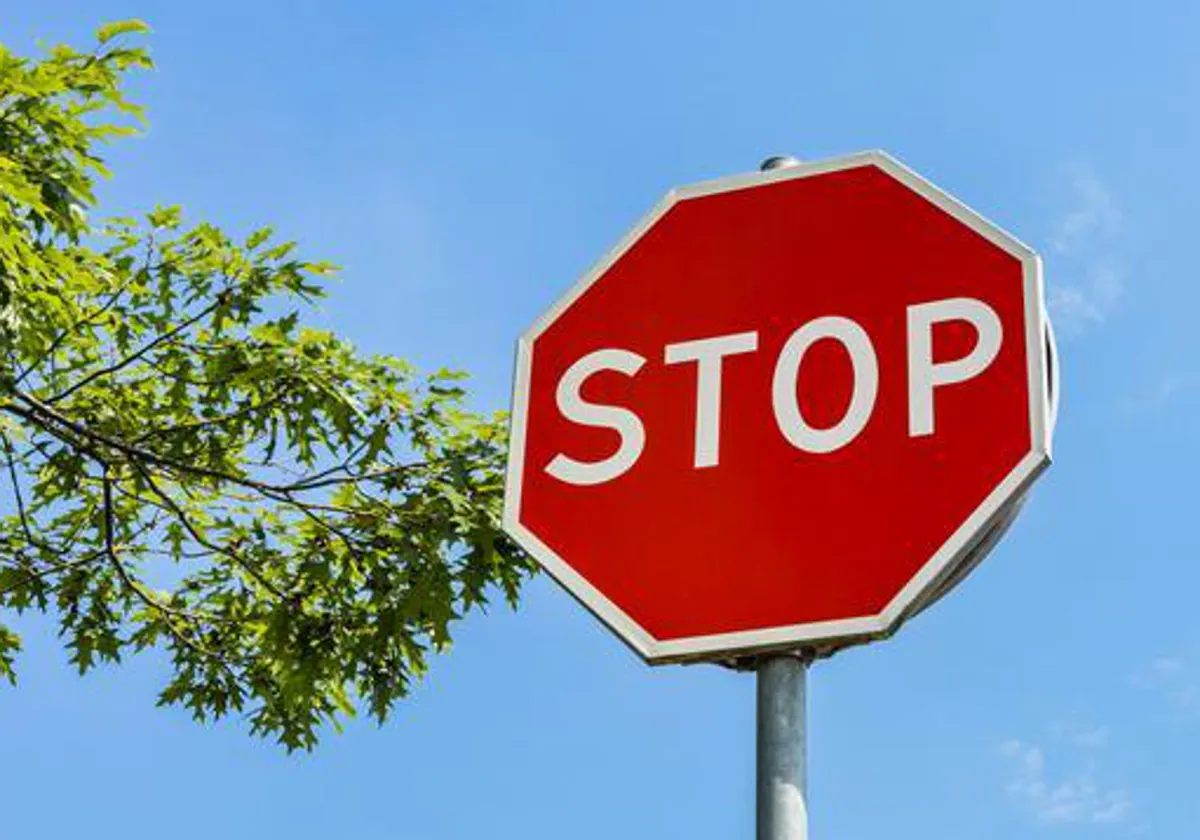 this-is-the-new-dgt-stop-sign-that-we-will-see-in-2023-today-times-live