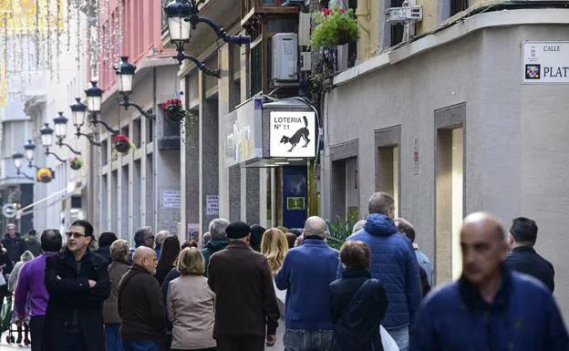 Queues this Thursday before a Murcia lottery administration. 