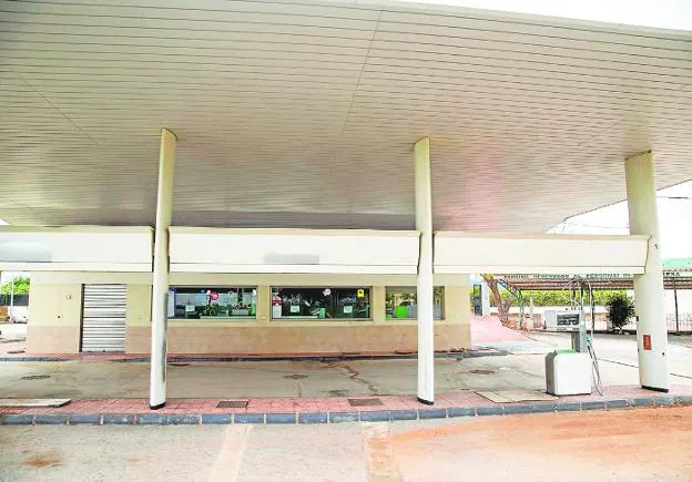 Former gas station in Cuesta Blanca, where the location of the barracks was established, in a file image. 