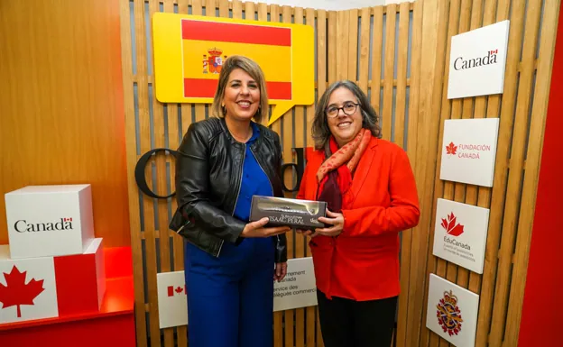 The mayoress of Cartagena and the Canadian ambassador to Spain, Wendy Drukier, in a meeting at the Canadian Embassy. 