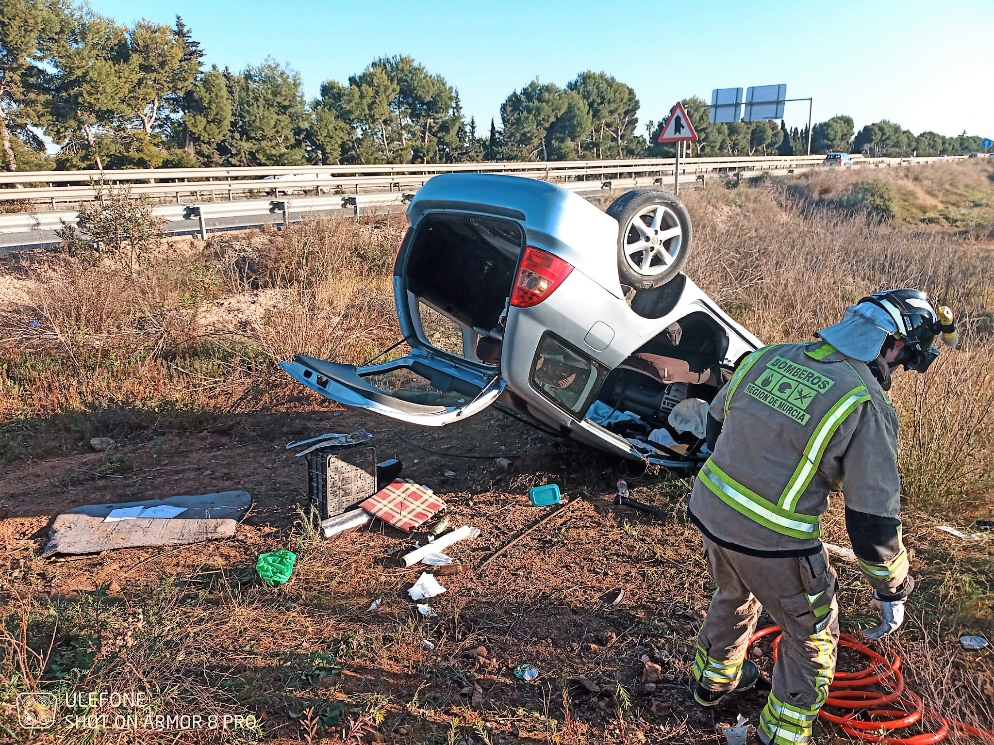 Image of the overturned vehicle in San Javier. 