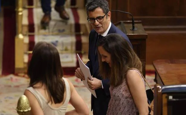 Félix Bolaños with Irene Montero and Ione Belarra in Congress.