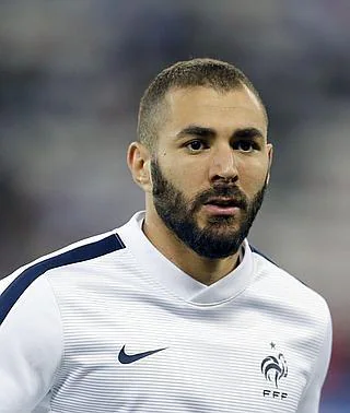 Valls pide que Benzema deje la selección francesa | La Verdad