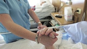 Paciente de cáncer moribundo con presión arterial