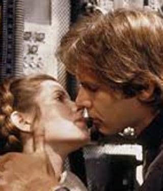 Puntero Paradoja Crudo Carrie Fisher y Harrison Ford: El beso de Leia y Han solo, uno de los más  famosos del cine | La Verdad